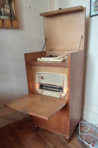 Meuble radio tourne disque - radio,